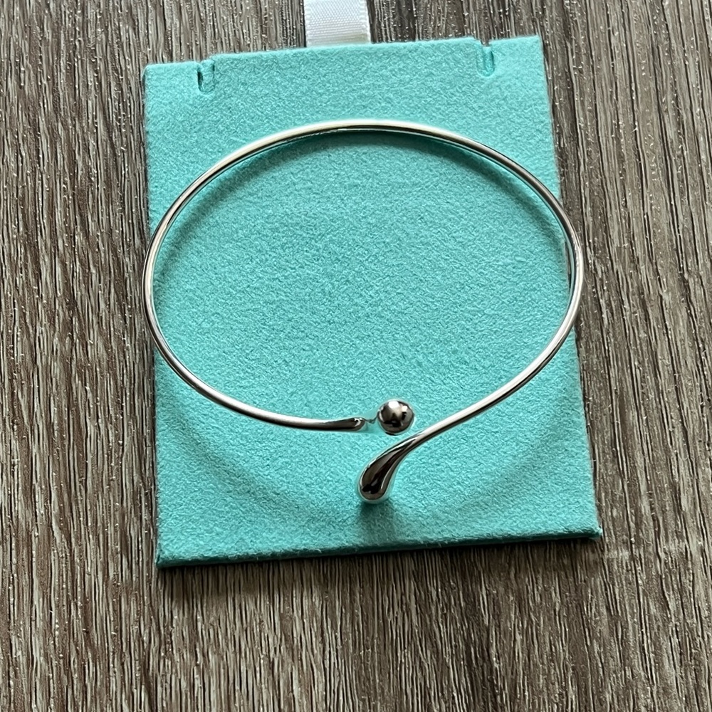 Tiffany‎ & Co. teardrop bangle - Picture 7 of 7